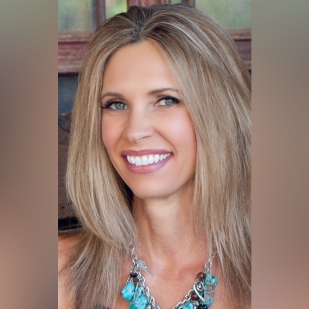 Meet your Posher, Holly